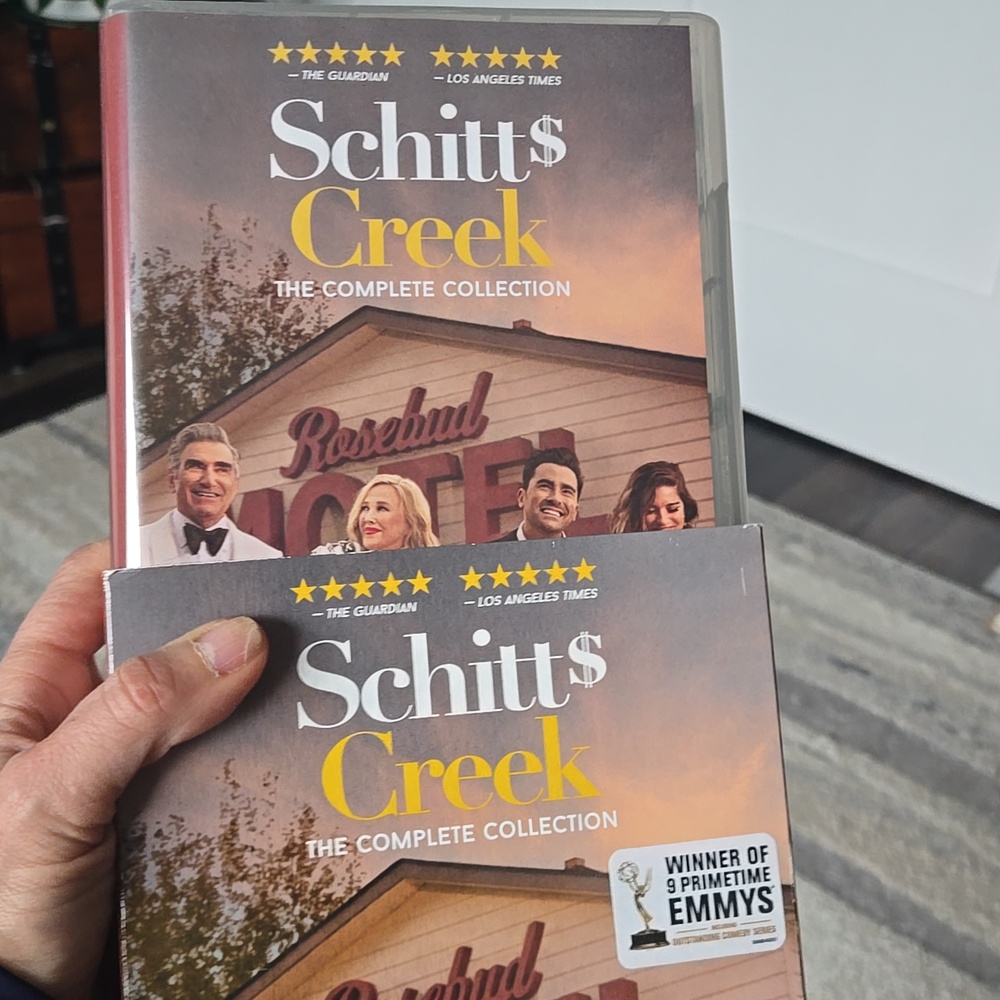 Schitts Creek Dvd Complete Set - Picture 2 of 3